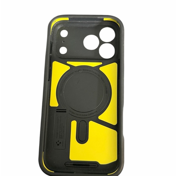 Spigen iPhone 17 pro max case! Tough Armor T Mag fit! Compatible with Magsafe! - Picture 1 of 4